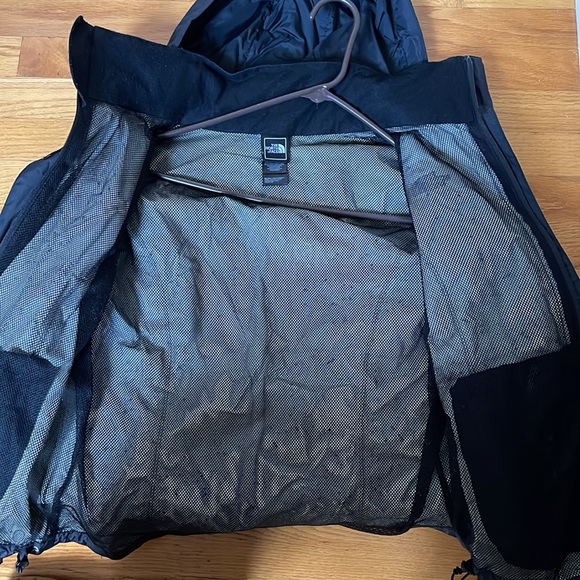 North face rain jacket - Picture 3 of 6